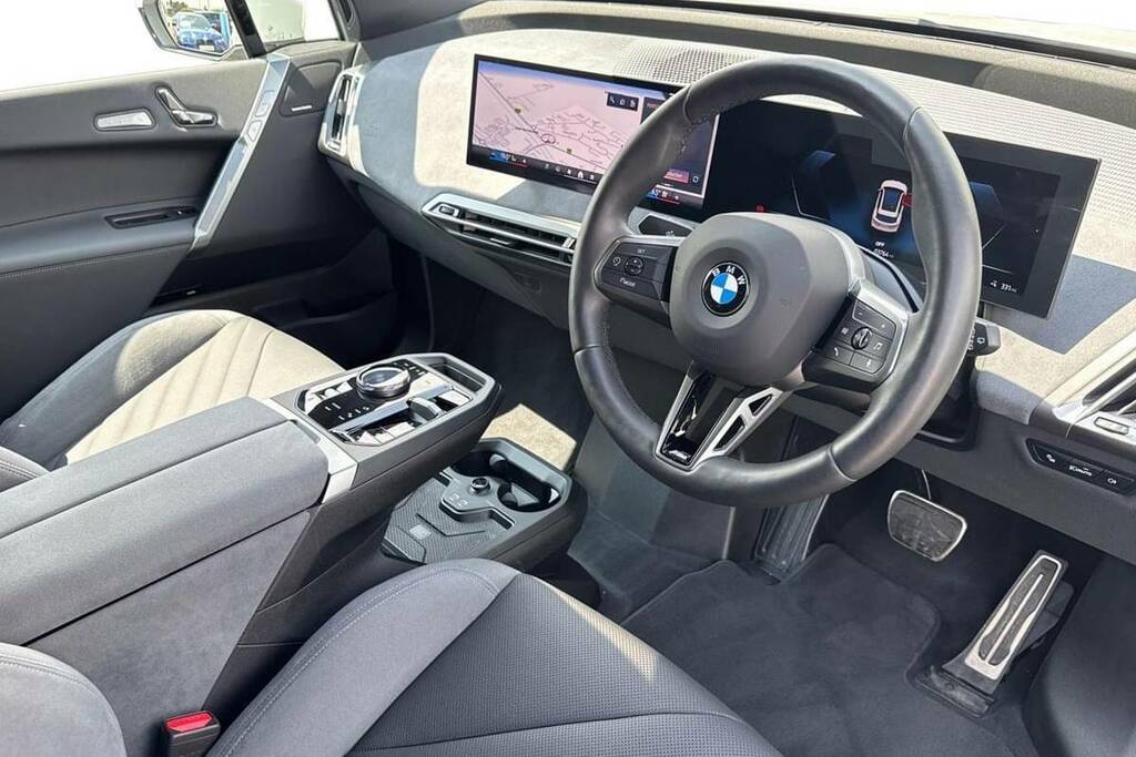 BMW iX 300Kw Xdrive45 M Sport 101Kwh FV75ZFA White #6