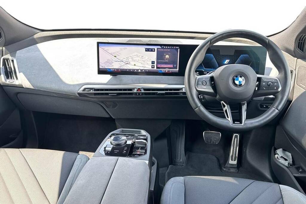 BMW iX 300Kw Xdrive45 M Sport 101Kwh FV75ZFA White #4