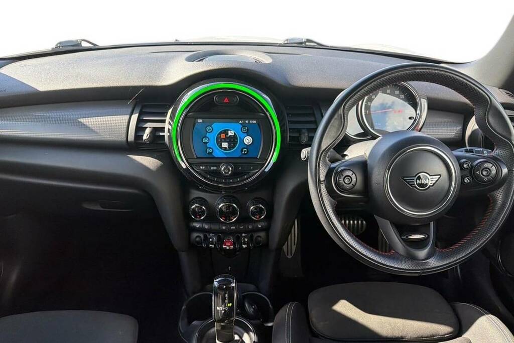 Mini Hatch 1.5 Cooper Sport II White #4
