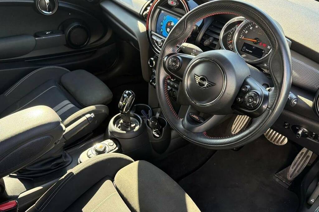 Mini Hatch 1.5 Cooper Sport II White #6