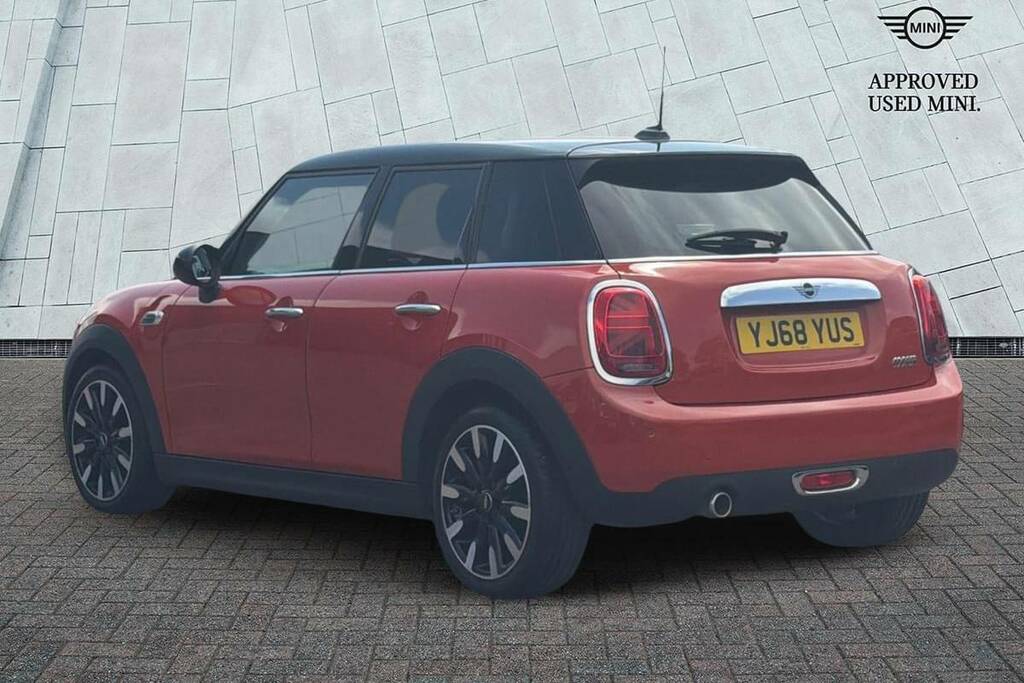 Mini Hatch 1.5 Cooper Exclusive II Orange #2