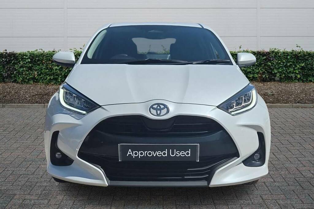Toyota Yaris 1.5 Hybrid Design Cvt White #3