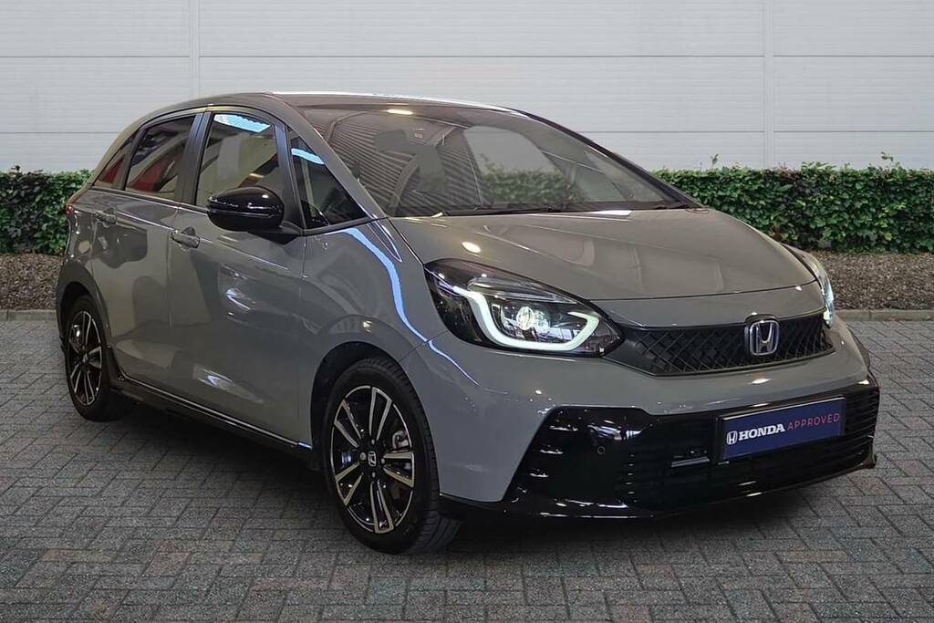 Honda Jazz Advance White #1