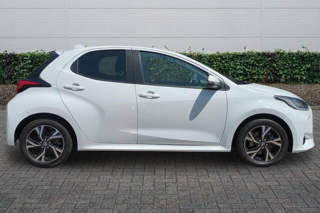 Toyota Yaris 1.5 Hybrid Design Cvt White #5