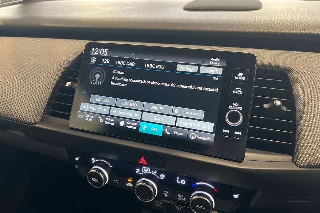 Honda Jazz 1.5 I-mmd Hybrid Crosstar Ex Ecvt Red #3