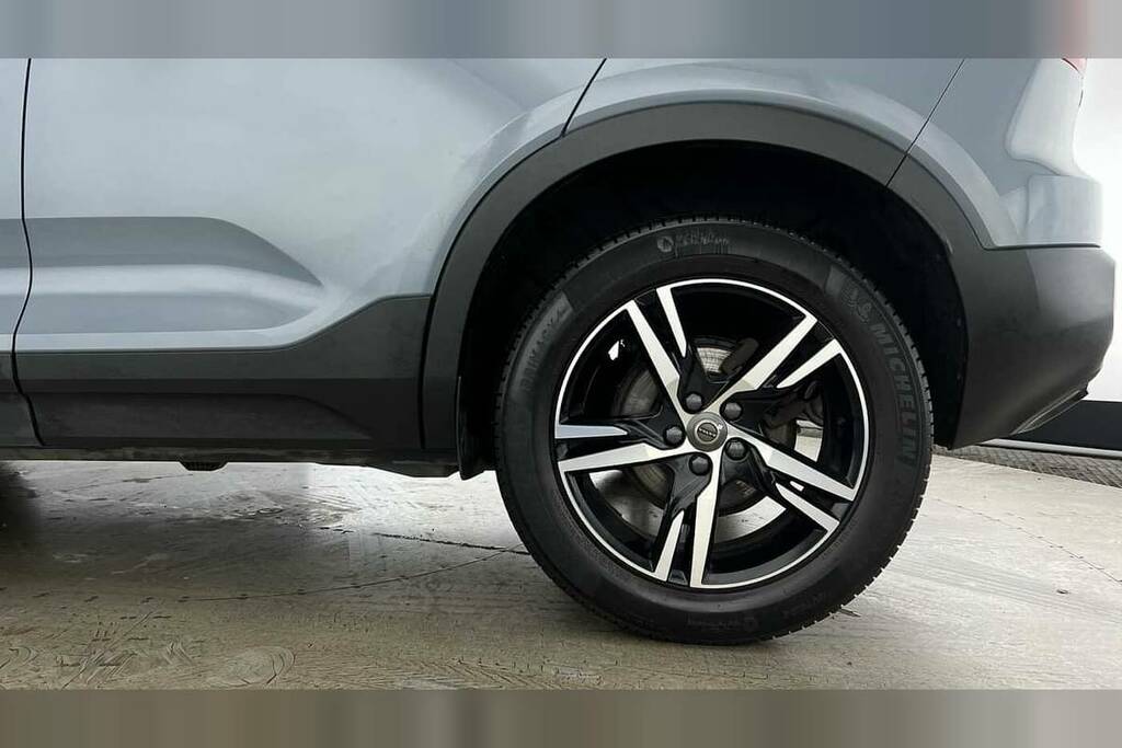 Volvo XC40 1.5 T3 163 R Design Geartronic Grey #4