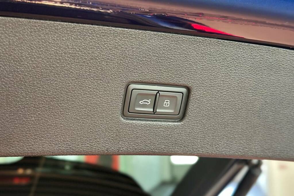 Audi Q8 Sq8 Launch Edition Black #20