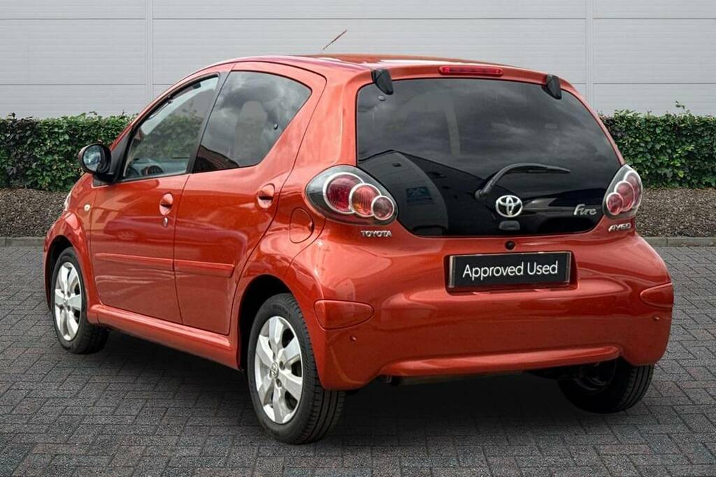 Toyota Aygo 1.0 Vvt-i Fire Ac Mmt Orange