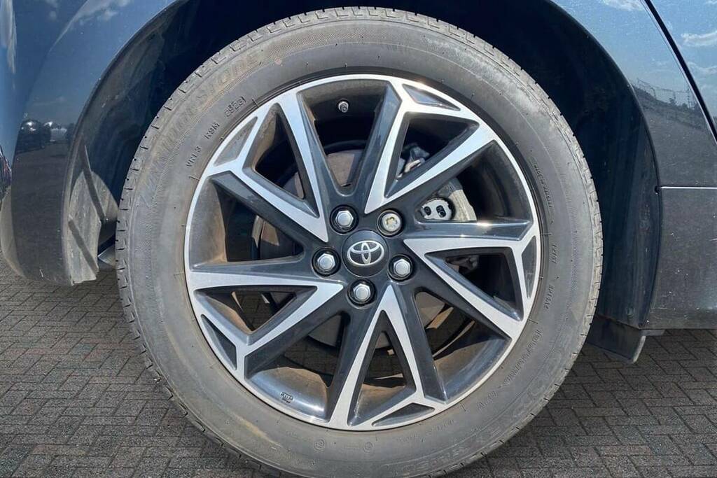 Toyota Yaris 1.5 Hybrid Design Cvt Black #6