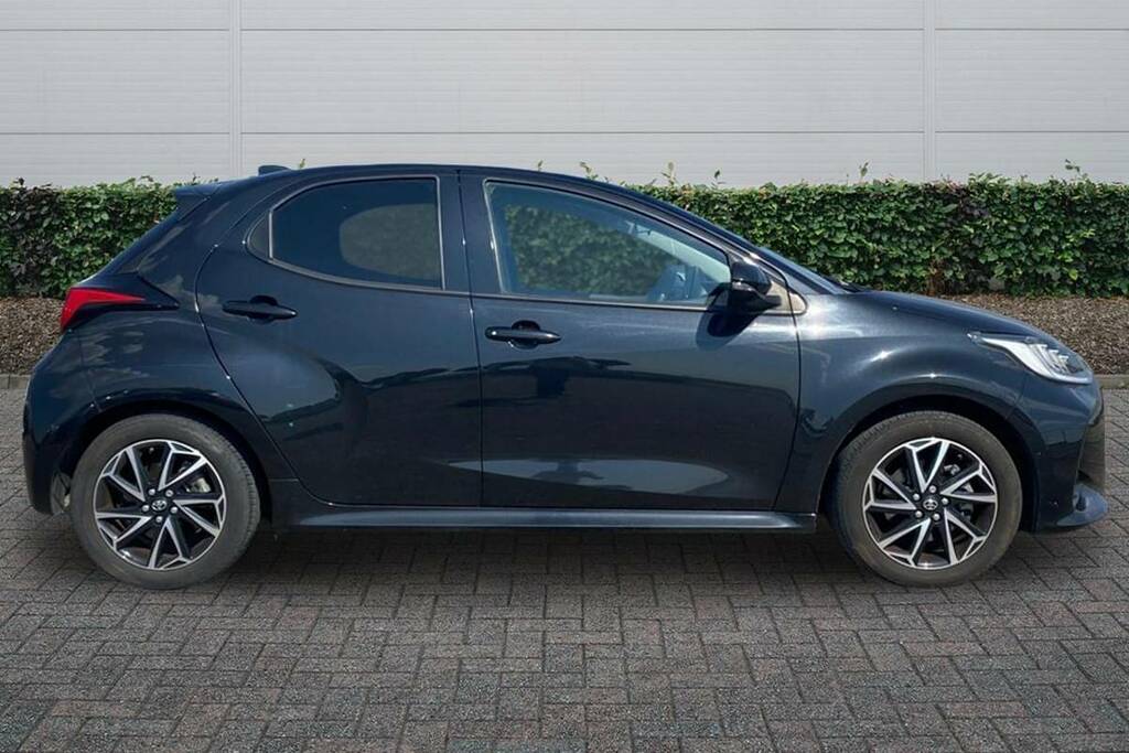 Toyota Yaris 1.5 Hybrid Design Cvt Black #5