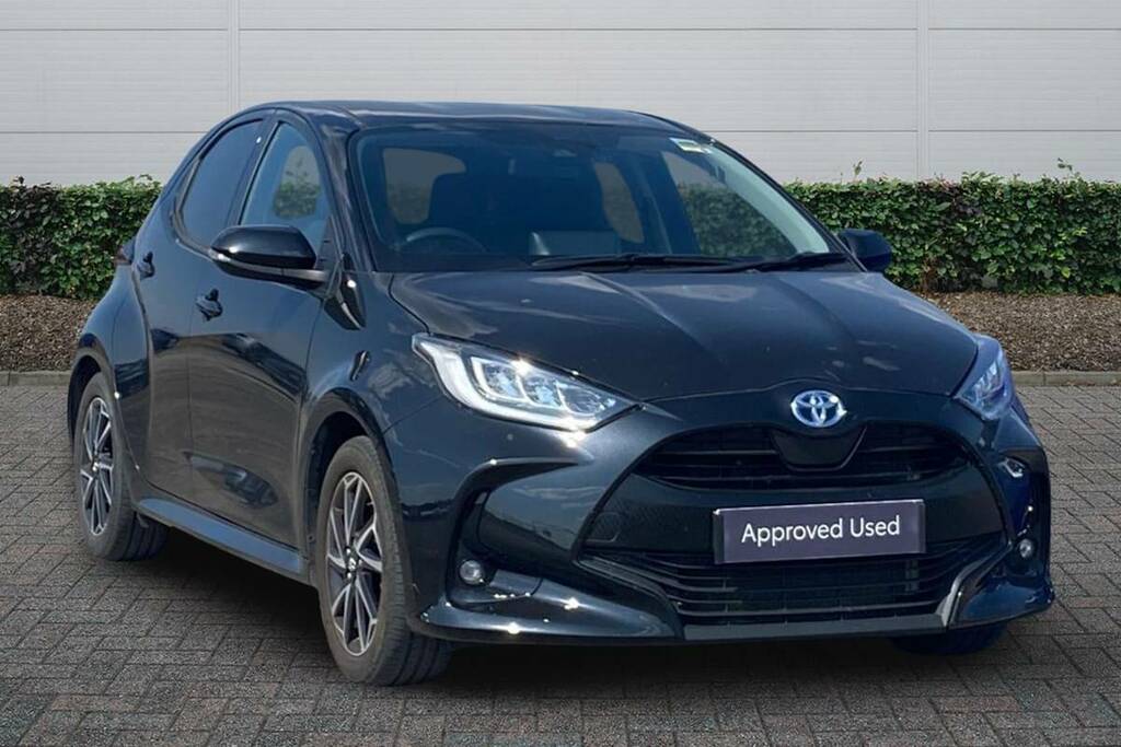 Toyota Yaris 1.5 Hybrid Design Cvt Black