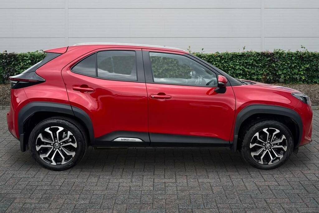 Toyota Yaris Cross 1.5 Hybrid Design Cvt FV22ZXY Red #4