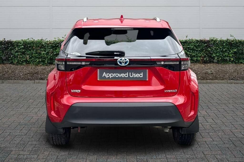 Toyota Yaris Cross 1.5 Hybrid Design Cvt FV22ZXY Red #3
