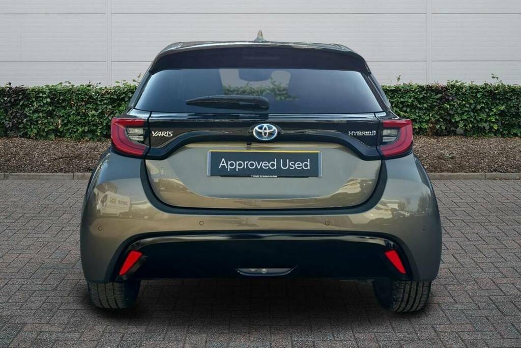 Toyota Yaris 1.5 Hybrid Excel Cvt Brown #4