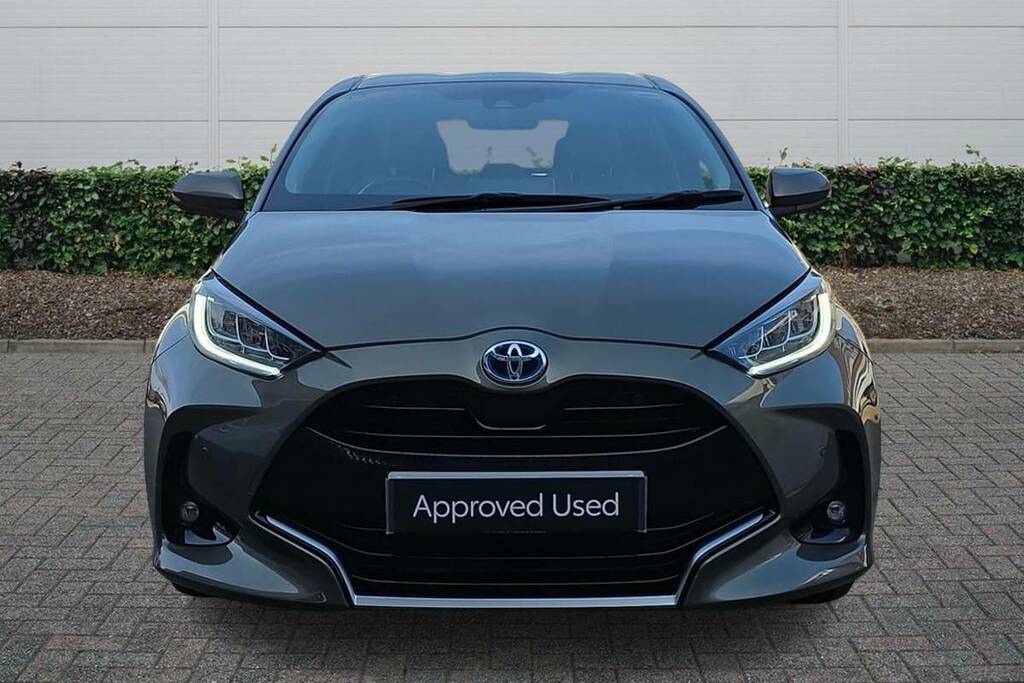 Toyota Yaris 1.5 Hybrid Excel Cvt Brown #3