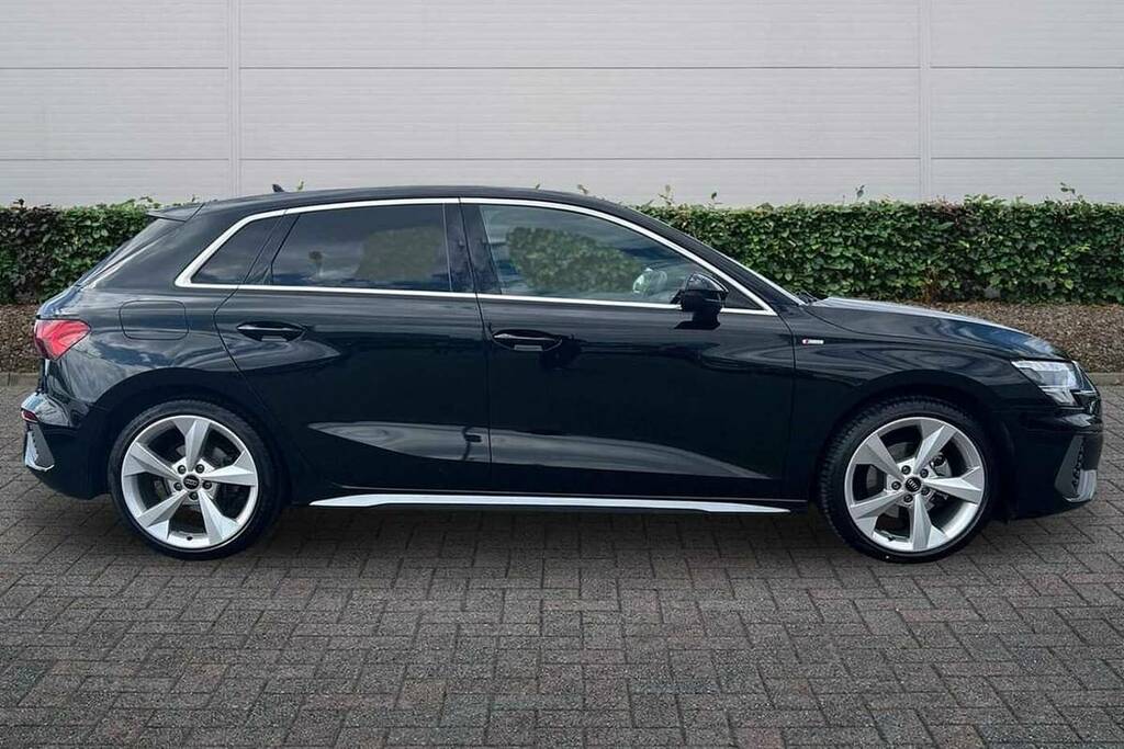 Audi A3 35 Tfsi S Line S Tronic Black #4
