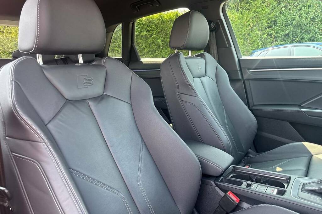 Audi Q3 2L Black Edition Blue #24