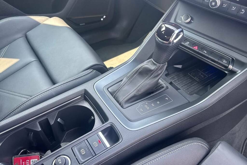 Audi Q3 2L Black Edition Blue #11