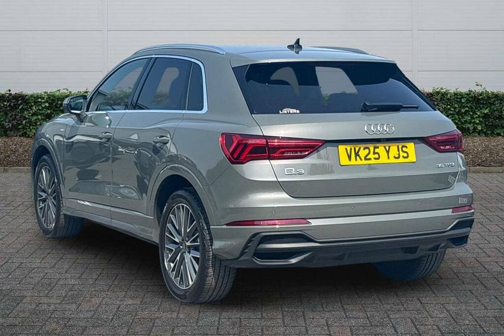 Audi Q3 2L Black Edition Blue #12