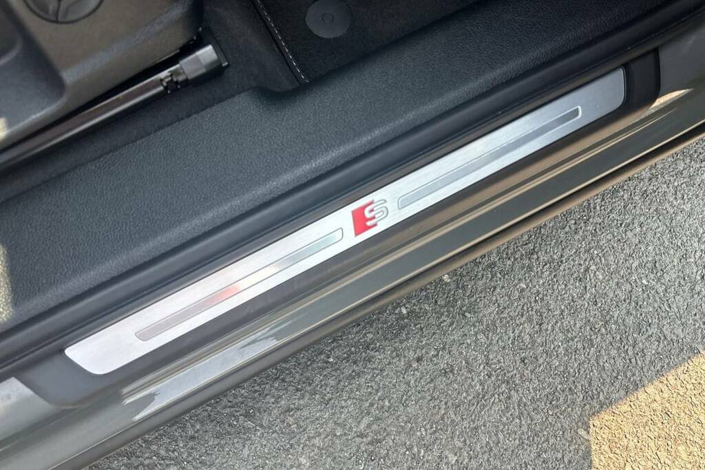 Audi Q3 35 Tfsi S Line S Tronic Leather Grey #5