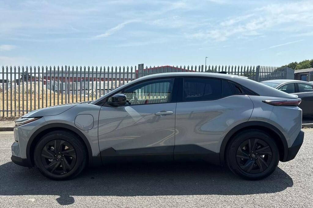 Toyota C-Hr 165Kw Design 77Kwh Grey #4