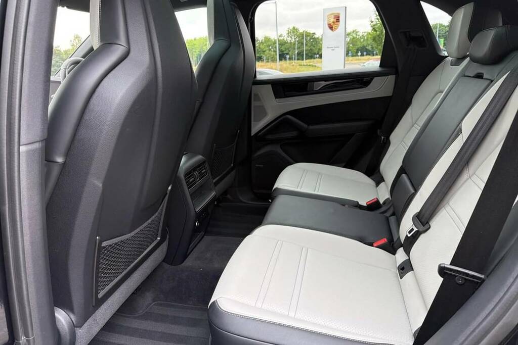 Porsche Cayenne V6 E-hybrid 2025 Grey #33