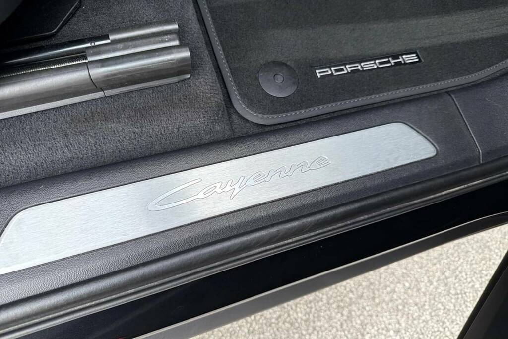 Porsche Cayenne V6 E-hybrid 2025 Grey #37