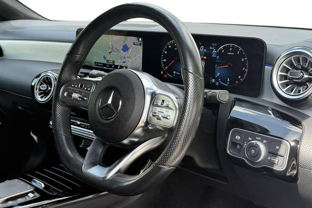 Mercedes-Benz CLA Class 180 Amg Line Executive Tip YH72TLO White #4