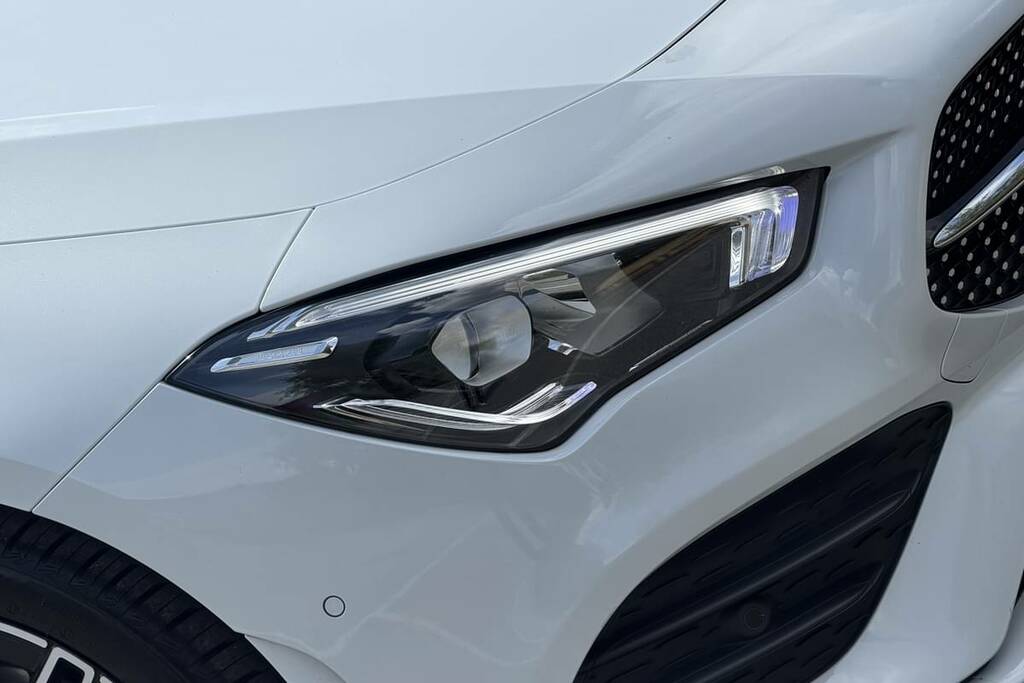 Mercedes-Benz CLA Class 180 Amg Line Executive Tip YH72TLO White #5