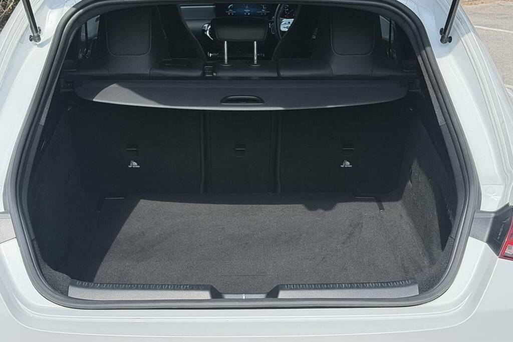 Mercedes-Benz CLA Class 180 Amg Line Executive Tip YH72TLO White #2