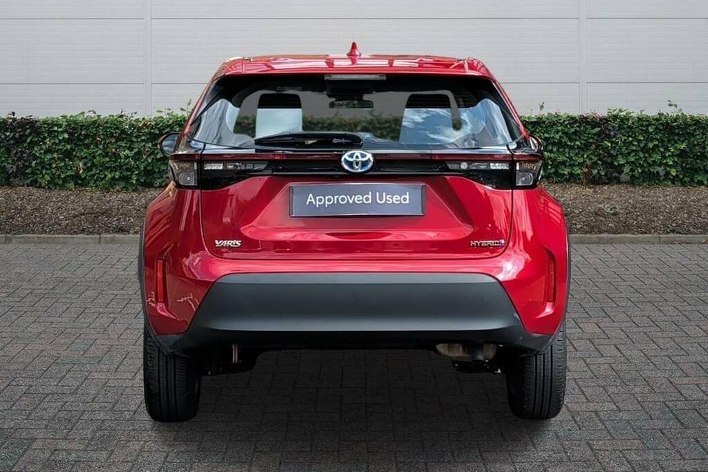 Toyota Yaris Cross 1.5 Hybrid Icon Cvt Red #4