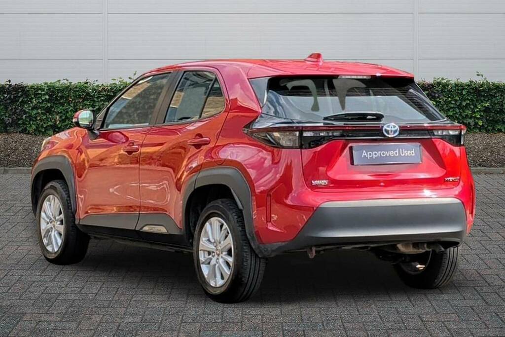 Toyota Yaris Cross 1.5 Hybrid Icon Cvt Red #2