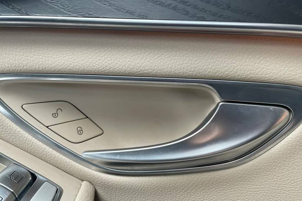 Mercedes-Benz C Class C350e Sport Premium Plus Black #6