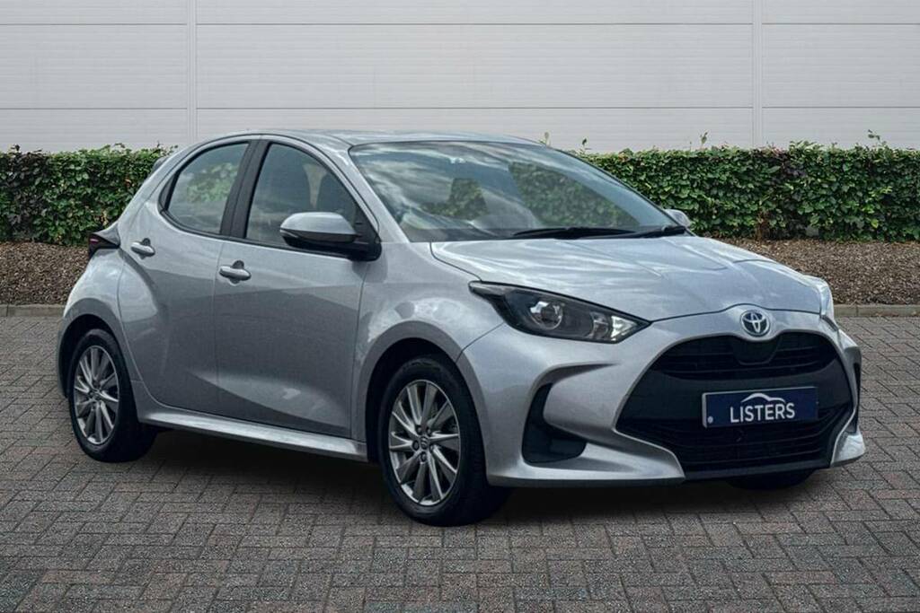 Toyota Yaris 1.5 Hybrid Icon Cvt FG73PGV Silver