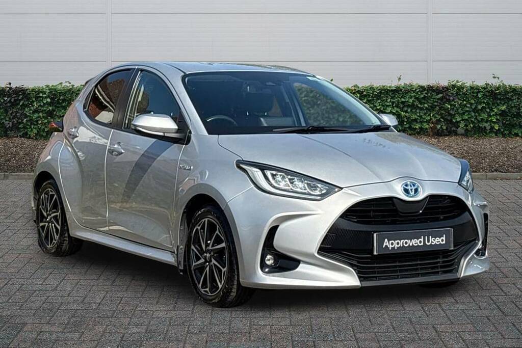 Toyota Yaris 1.5 Hybrid Design Cvt Silver