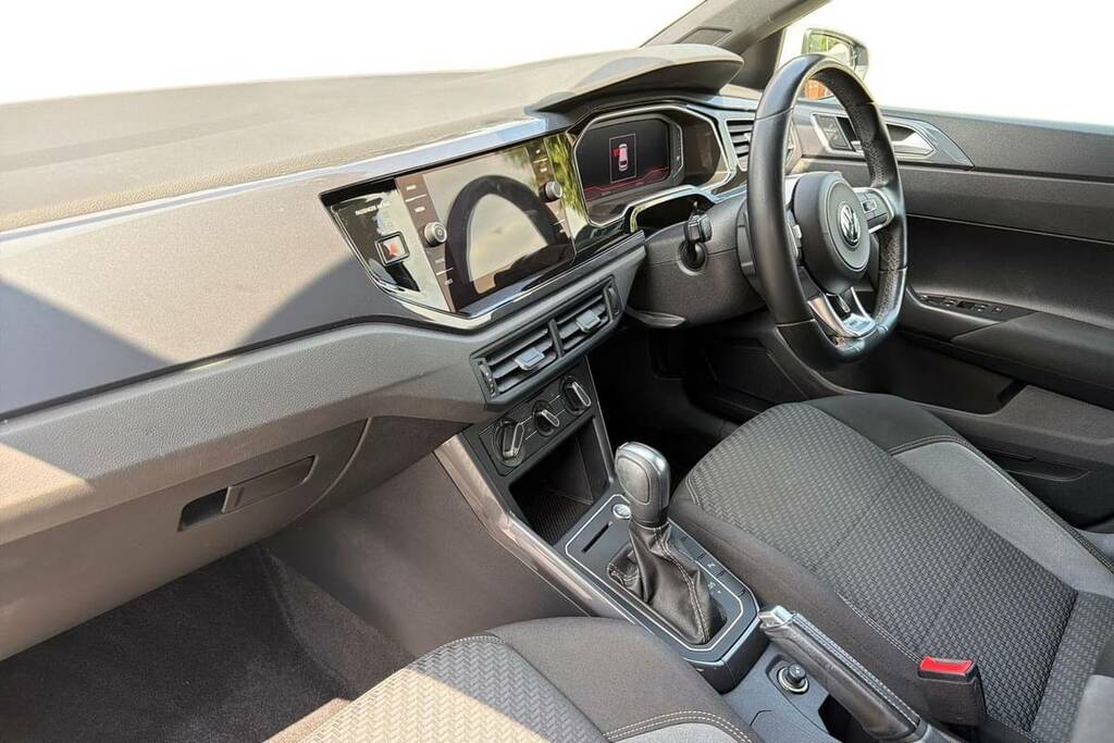 Volkswagen Polo Hatchback White #18