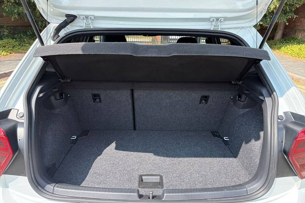 Volkswagen Polo 1.0 Tsi 115 R-line Dsg White #2