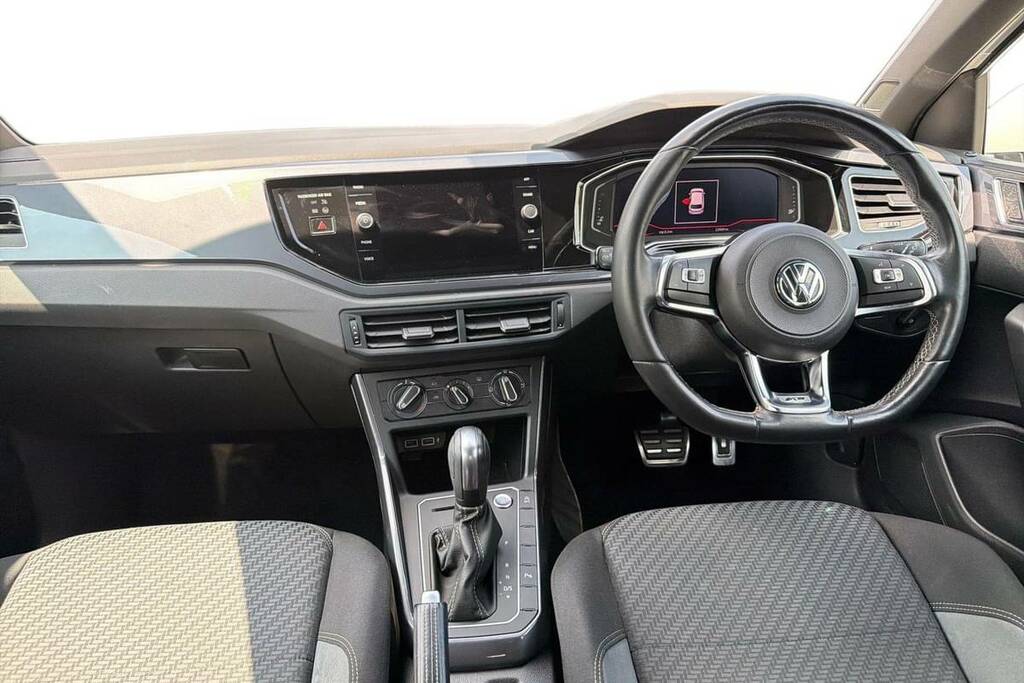 Volkswagen Polo Hatchback White #19