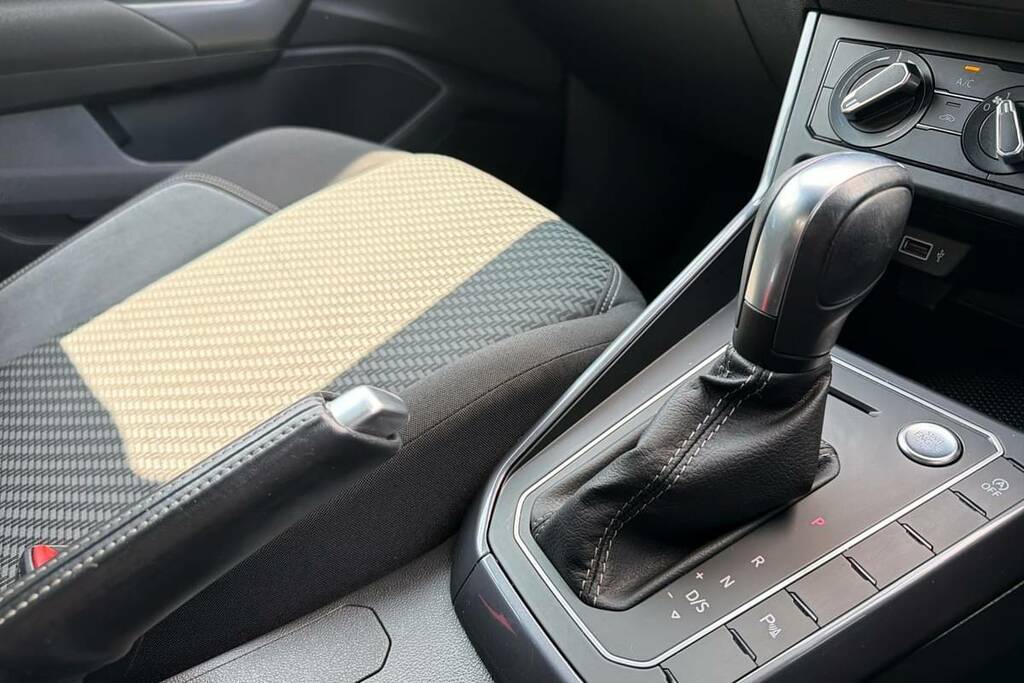 Volkswagen Polo Hatchback White #7