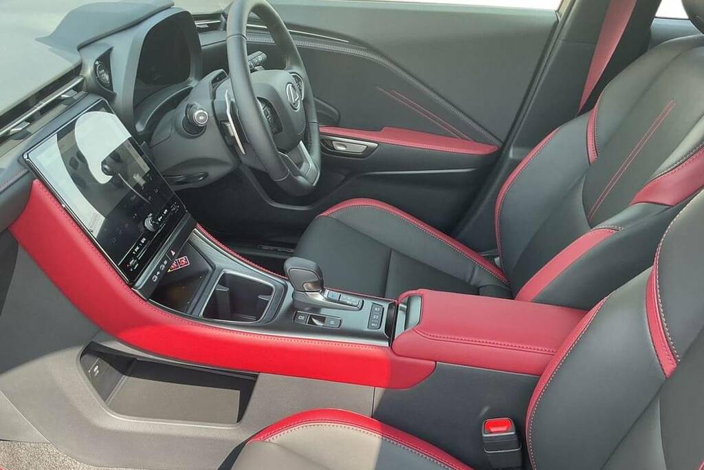 Lexus LBX 1.5 Vibrant Edition E-cvt Bi-tone #5