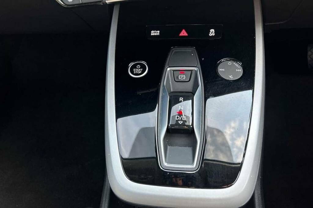 Audi Q4 E Tron 150Kw 40 82Kwh S Line White #15