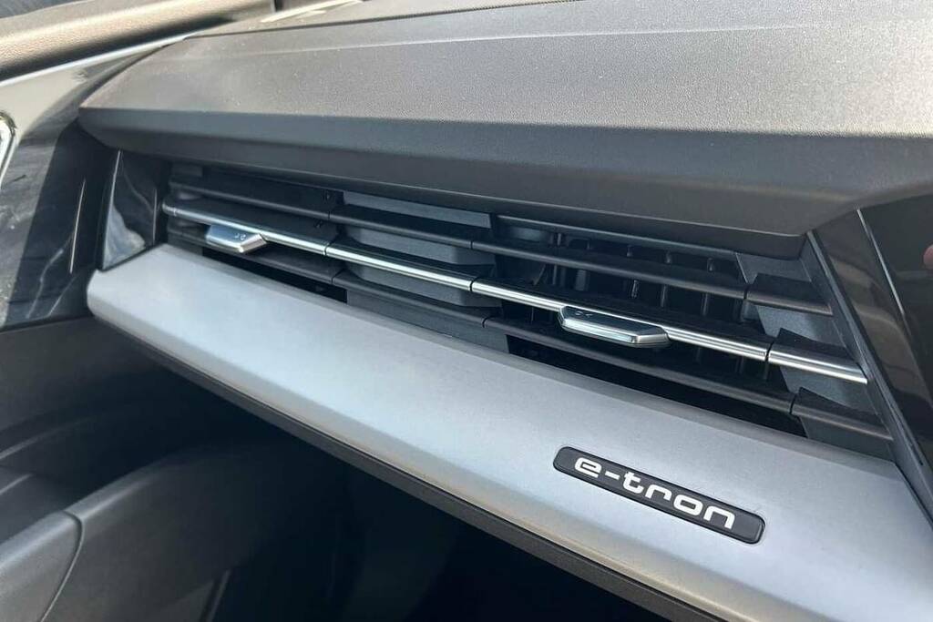 Audi Q4 E Tron 150Kw 40 82Kwh S Line White #13