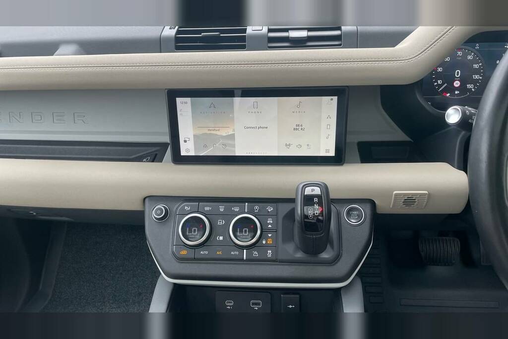 Land Rover Defender 110 X-dynamic Se Green #14