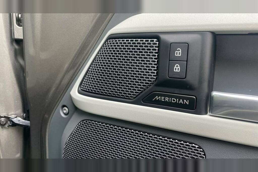 Land Rover Defender 110 X-dynamic Se Green #24