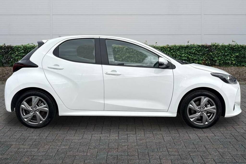 Toyota Yaris 1.5 Hybrid Icon Cvt FV26HMY White #5