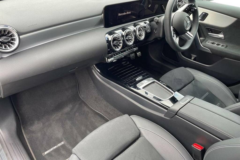 Mercedes-Benz A Class A200 Amg Line Executive Black #17