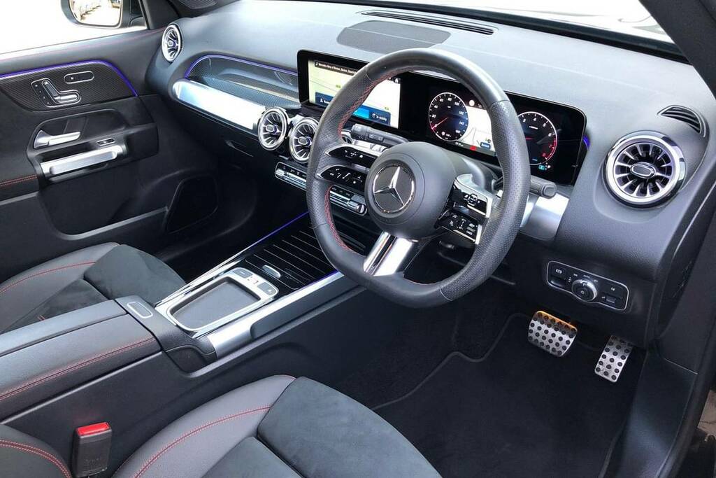 Mercedes-Benz GLB Class 200 Amg Line Premium Plus 7G-tronic Black #4