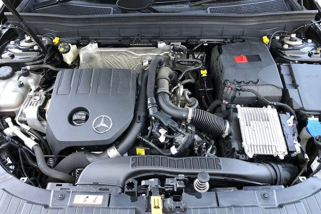 Mercedes-Benz GLB Class 200 Amg Line Premium Plus 7G-tronic Black #5