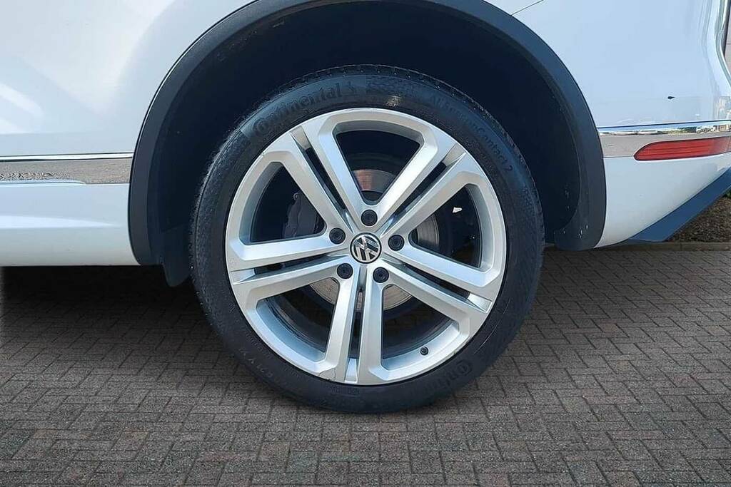 Volkswagen Touareg 3.0 V6 Tdi Bmt 262 R-line Plus Tip White #5