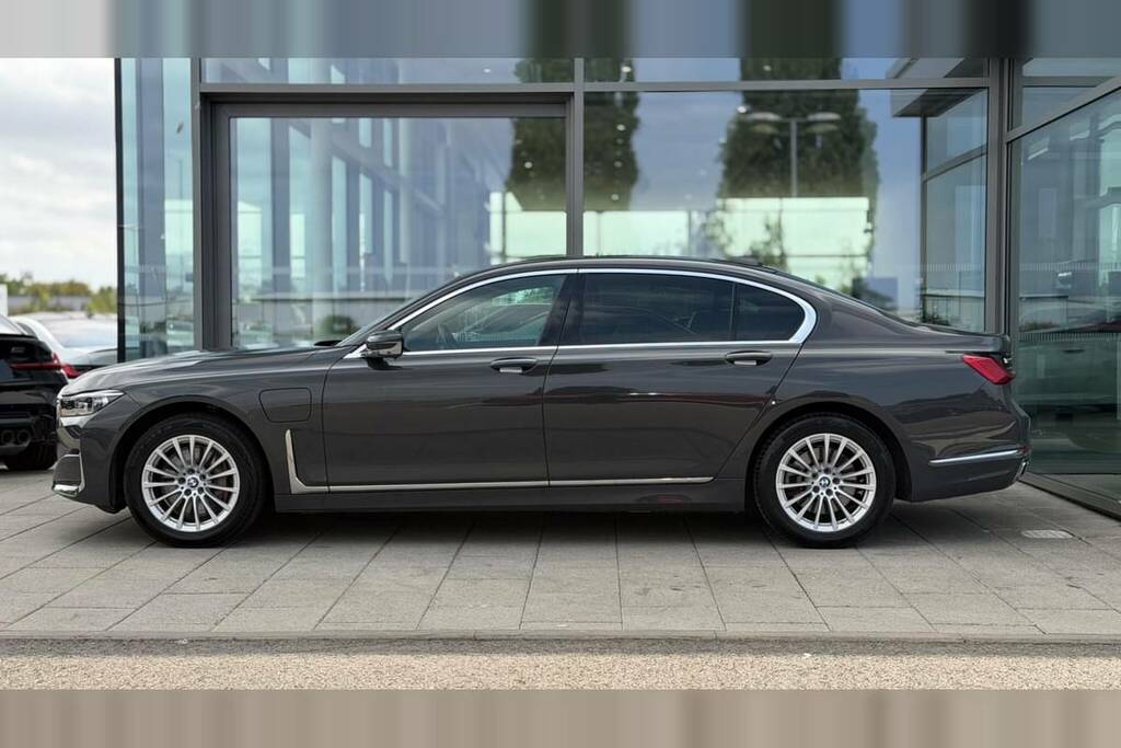 BMW 7 Series 745Le Xdrive Grey #4